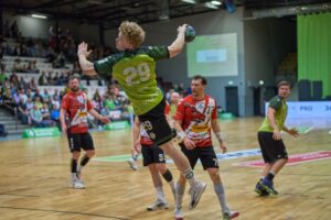 Spielsituation des HC Eintracht Hildesheim gegen Dragons